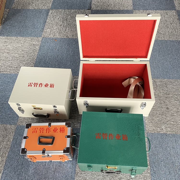 曲松爆破工程作业箱如何选择？玻璃钢与传统材质的全面对比